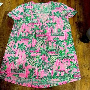 Lilly Pulitizer Etta V-Neck Top is a short sleeve, v-neck tee